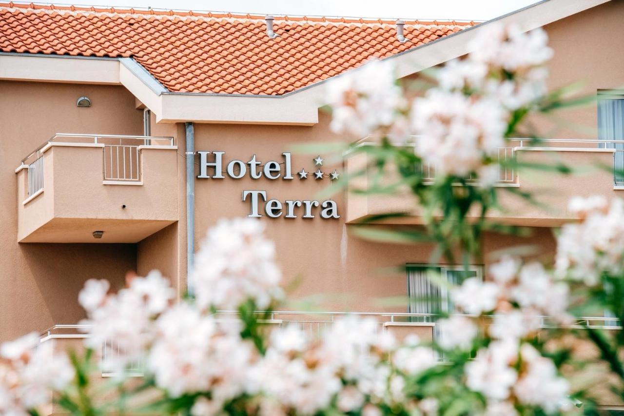 Hotel Terra Новалья Экстерьер фото